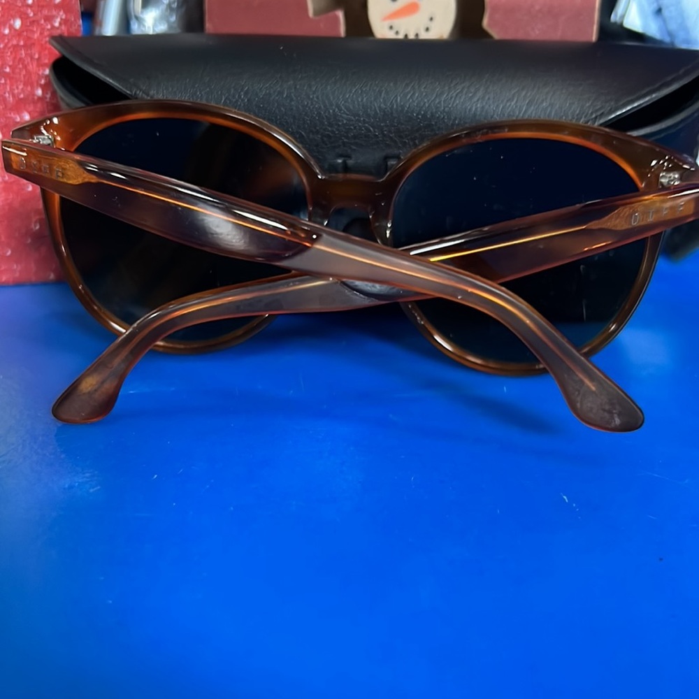 Diff Sunglasses - image 3